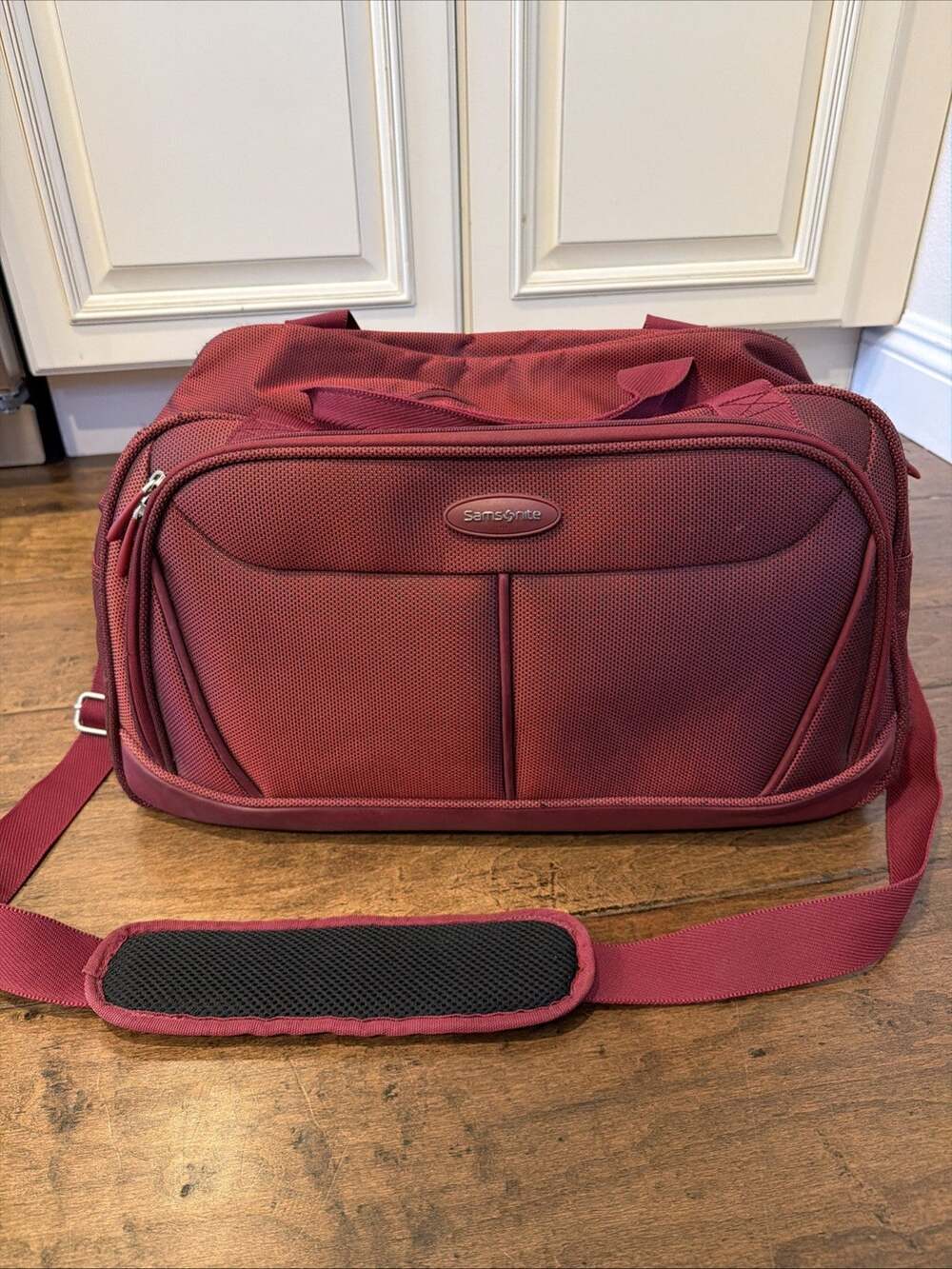 Samsonite Underseat Boarding Bag Weekender Travel Tote Duffel Burgundy 18x9x10